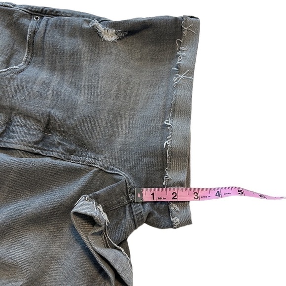 Old Navy Grey High Rise OG Denim Shorts - Size 10 - Picture 8 of 8